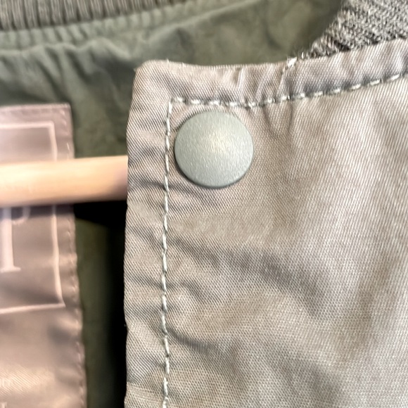 Men’s Gap Breathable Lightweight Jacket - Picture 4 of 4